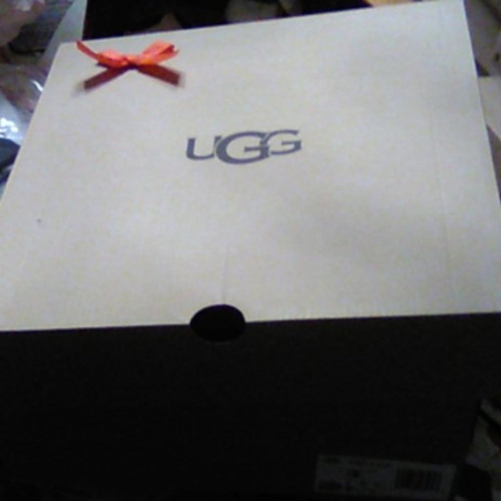 AUTHENTIC UGG Funkette Slipper Fuchsia LAST PAIR LEFT - Picture 7 of 10